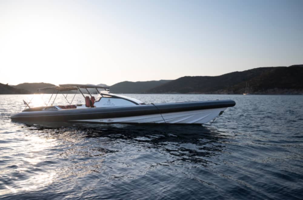 Całodniowa ucieczka na Morze Egejskie do Aspronisi, Platis Gyalos i Arki – pływanie, zwiedzanie i kolacja