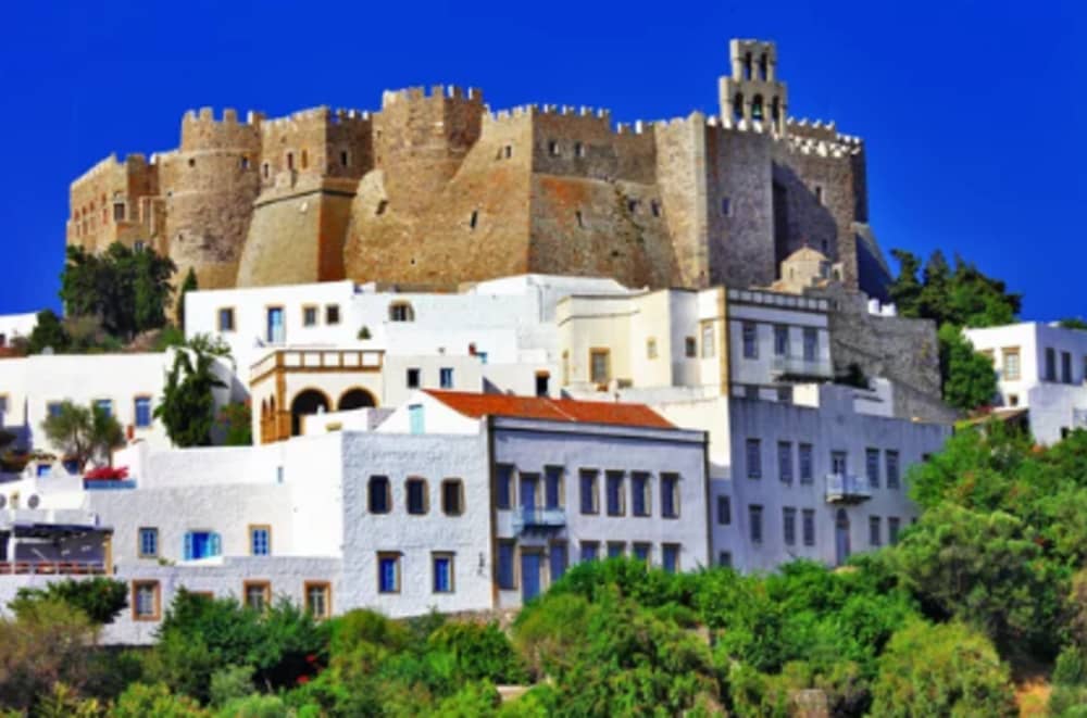 Escapade sur l'île de Patmos : Excursion privée d'une demi-journée en bateau à Patmos