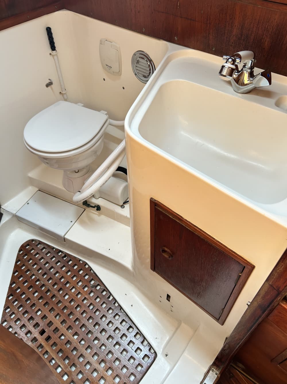 Excursión exclusiva de un día al sur de Córcega y la costa este de Cerdeña