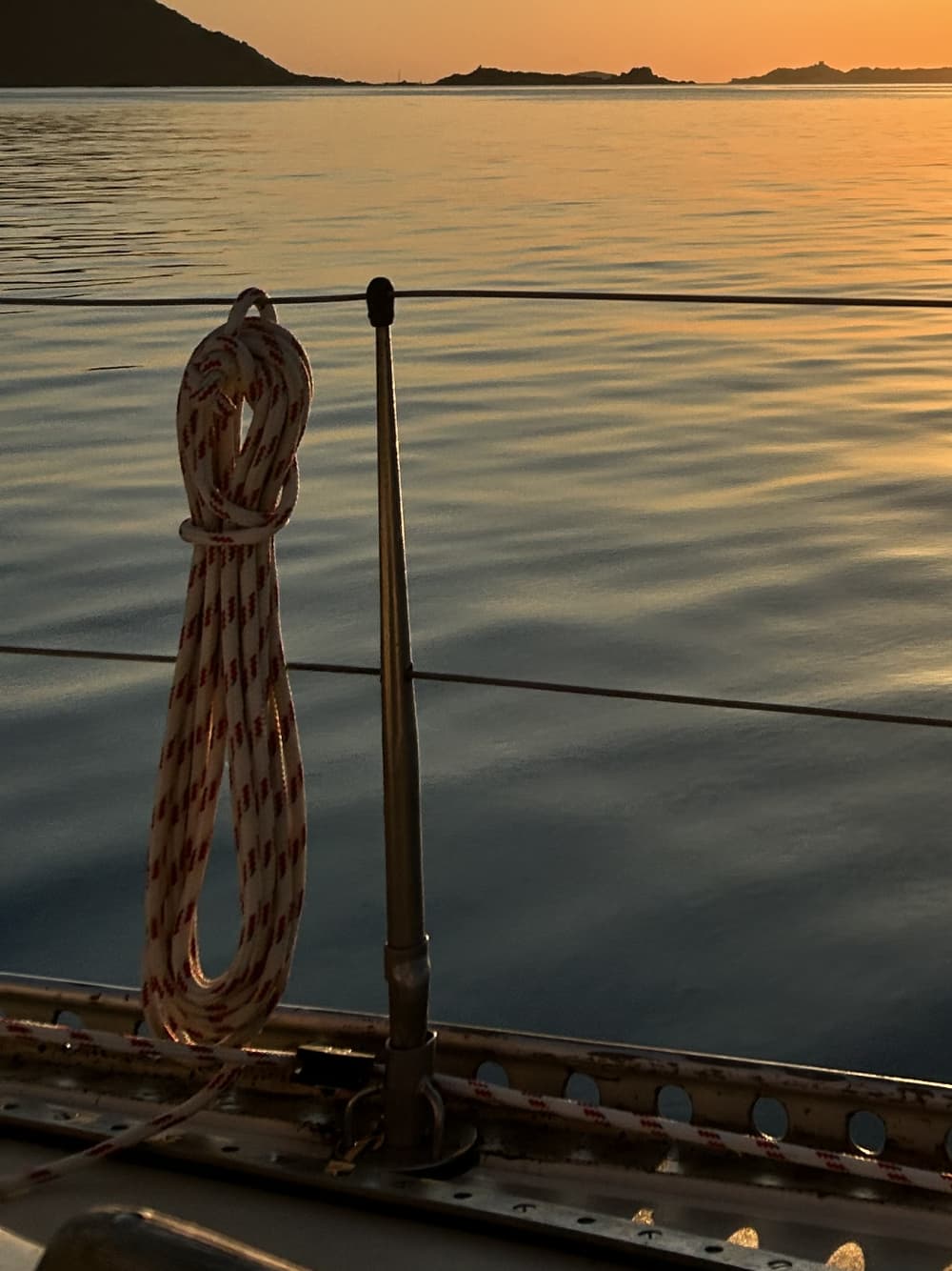 Excursión exclusiva de un día al sur de Córcega y la costa este de Cerdeña