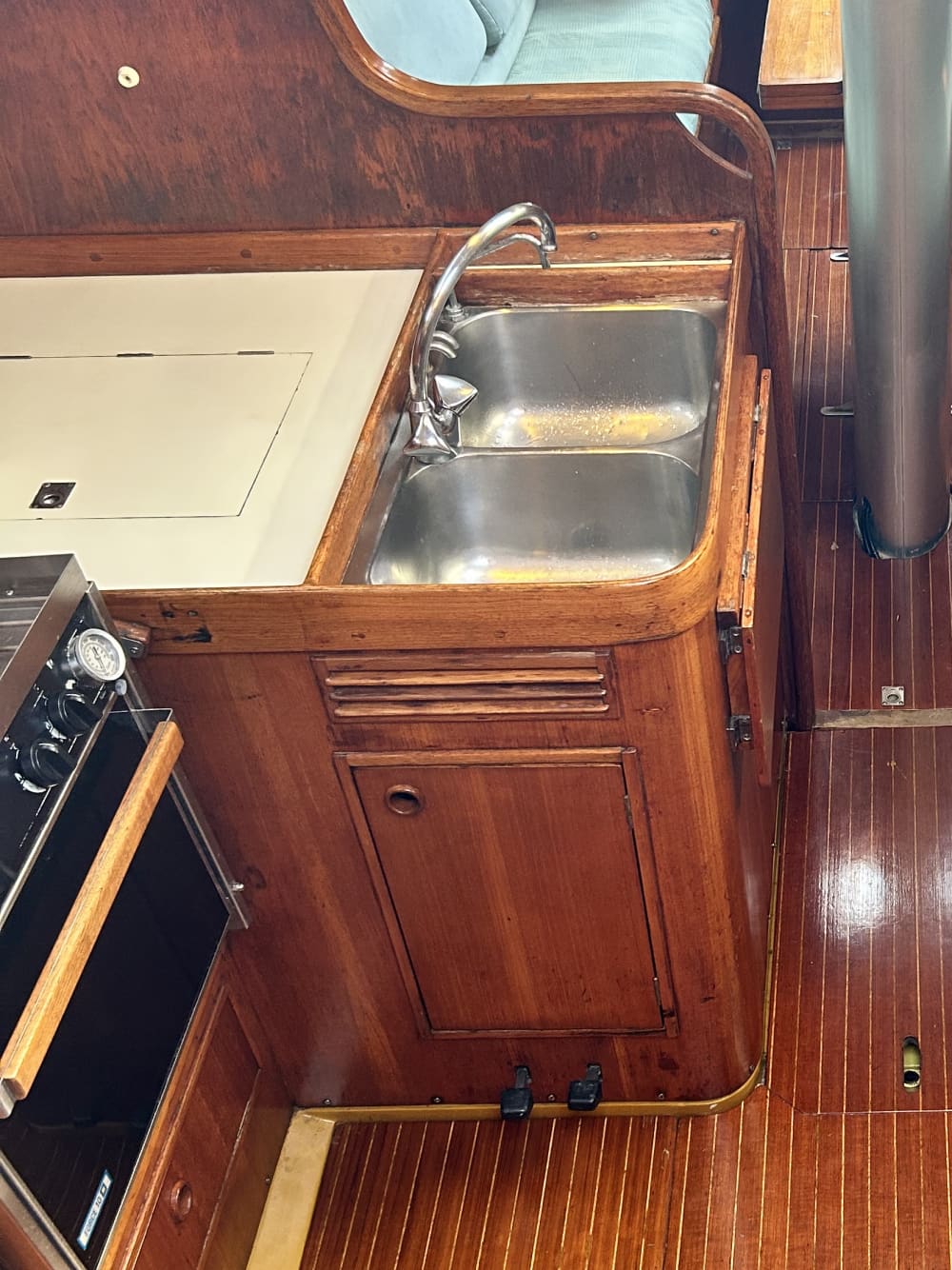 Excursión exclusiva de medio día al sur de Córcega y la costa este de Cerdeña