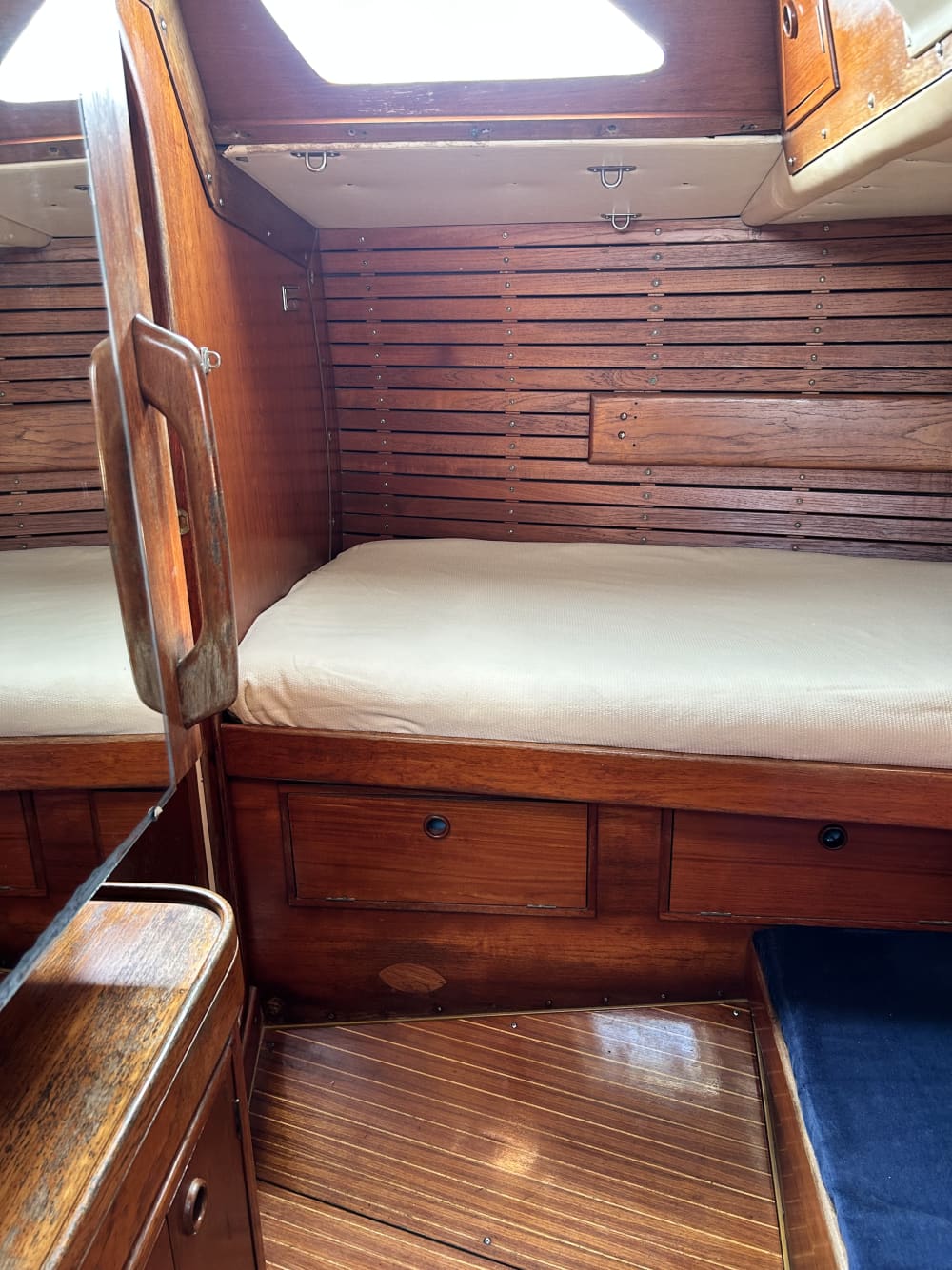 Excursión exclusiva de medio día al sur de Córcega y la costa este de Cerdeña