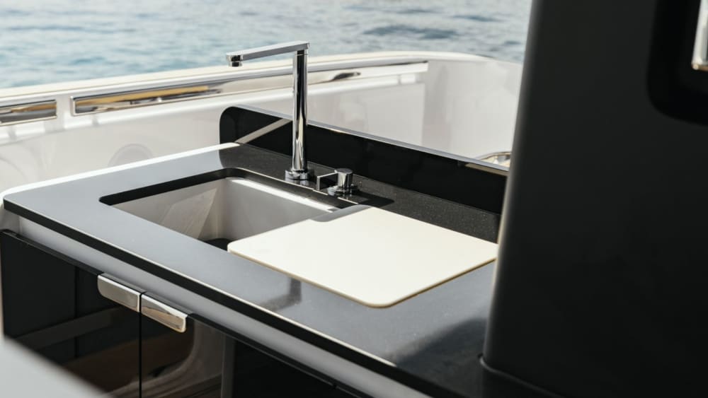 Откройте для себя залив Аквариум: стильный отдых на море