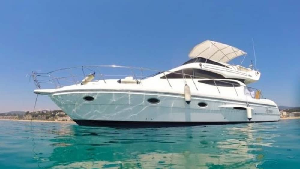 Private yacht excursion in Palma Bay – Full day (8 h) – coves and snorkeling
