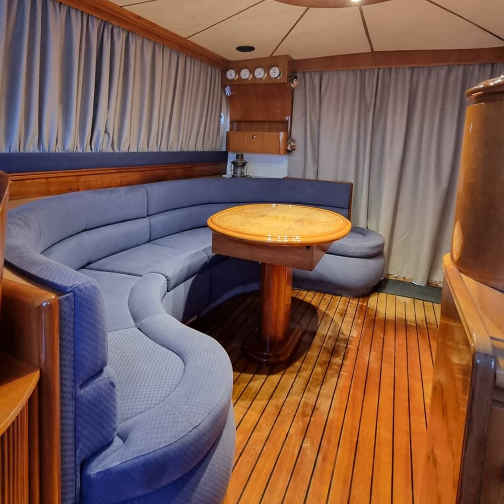 Private yacht excursion in Palma Bay – Full day (8 h) – coves and snorkeling