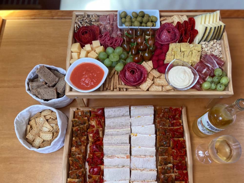 Private yacht in Palma de Mallorca (4h) – Coves, snorkeling and paddleboarding