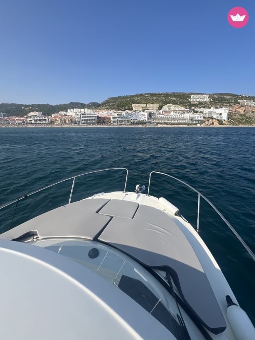 A magia da Golden Hour: por que este cruzeiro noturno de 2 horas em Sesimbra é pura poesia portuguesa