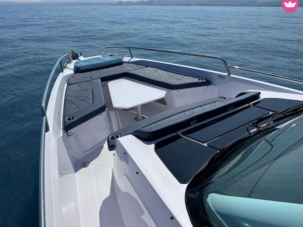 Escape to the French Riviera with a skipper