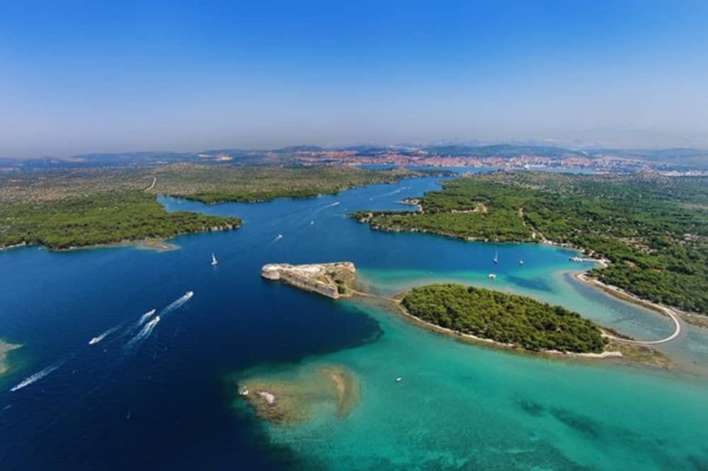 Full-Day Šibenik Archipelago & Skradin Tour by Luxury Superrib