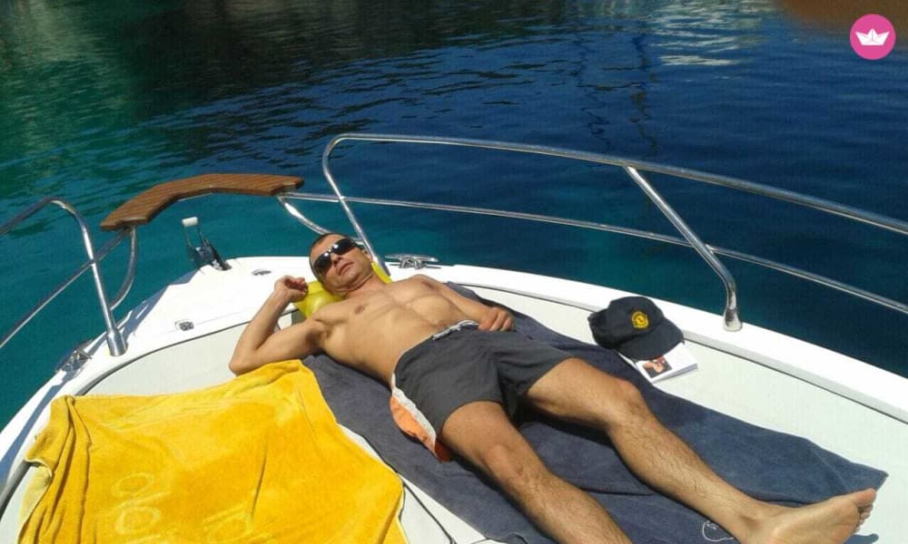 Alghero da Sogno: Un'Avventura Marina Tra Calette e Giganti di Roccia