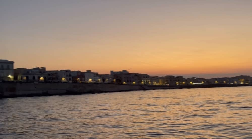 Magia al Tramonto….Aperitivo pomeridiano nell’incantevole scenario del Castello Maniace a Ortigia!