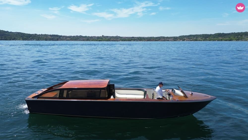 Recorrido en limusina por el lago veneciano