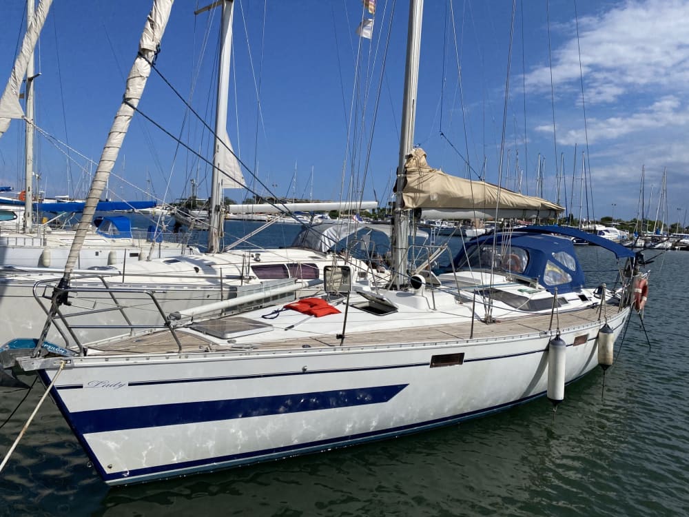 Rilassatevi a Saint-Cyprien: 9 ore di sole su una barca a vela.