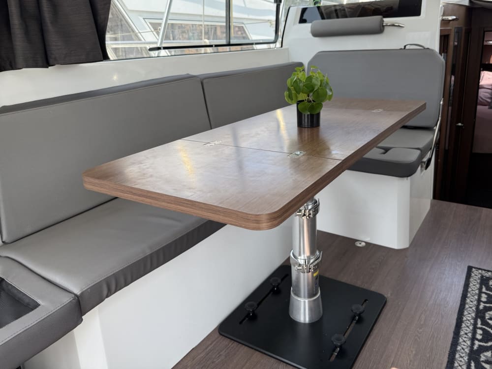 Goditi 4 ore di sole su un motoscafo a Tolone.