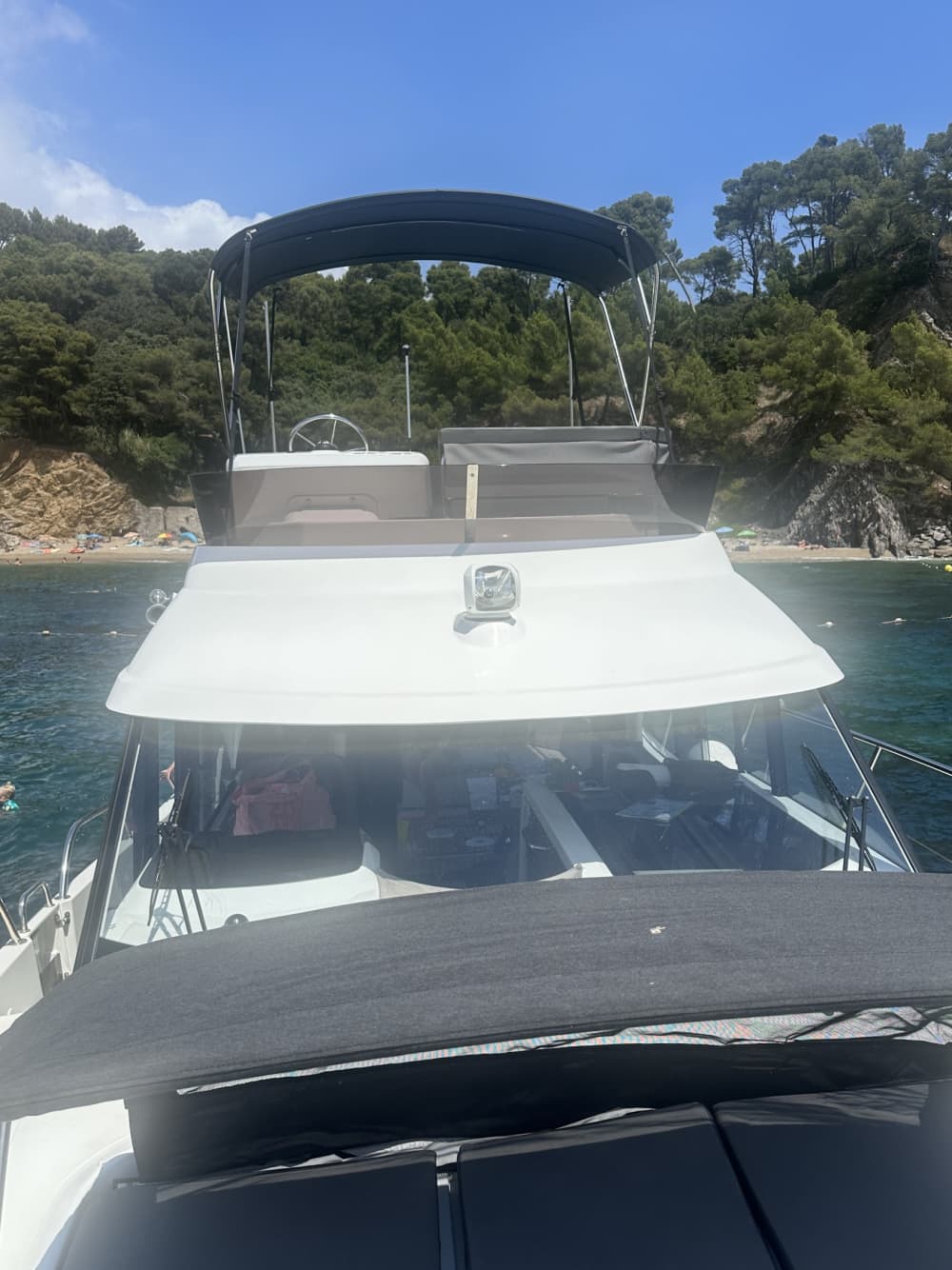 Goditi 4 ore di sole su un motoscafo a Tolone.