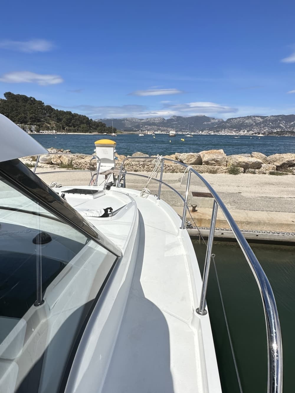 Goditi 4 ore di sole su un motoscafo a Tolone.