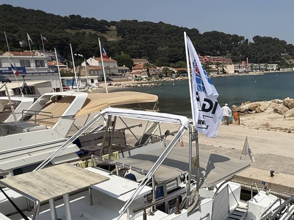 Goditi 4 ore di sole su un motoscafo a Tolone.