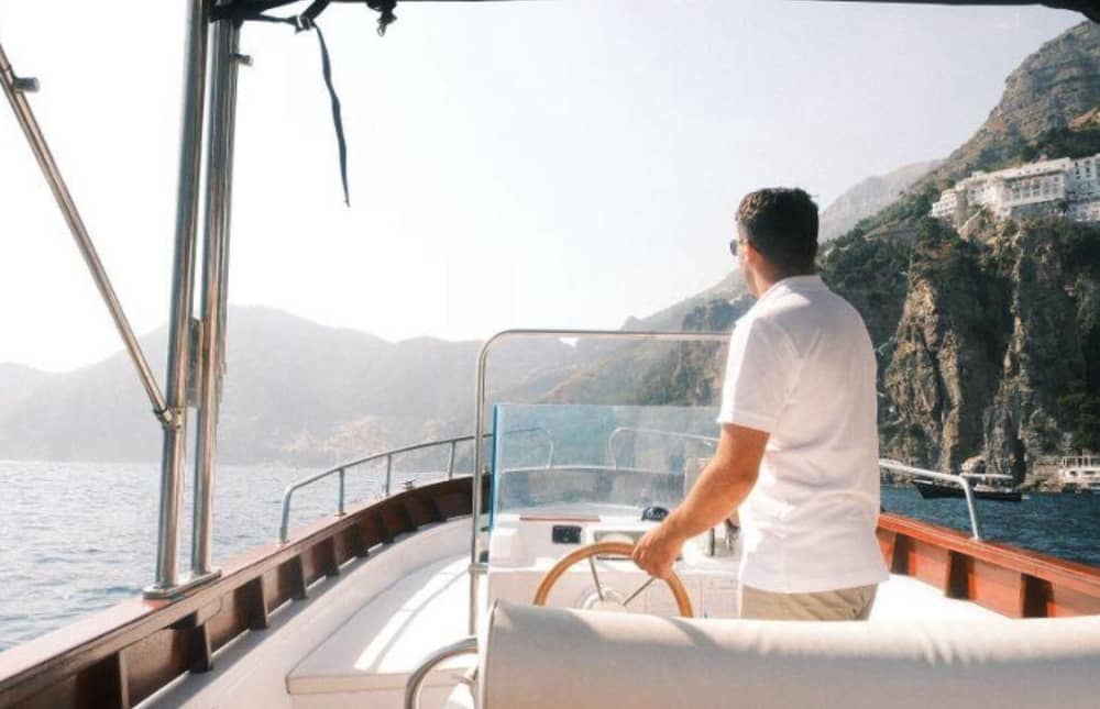 Descobrindo a Costa Amalfitana de barco
