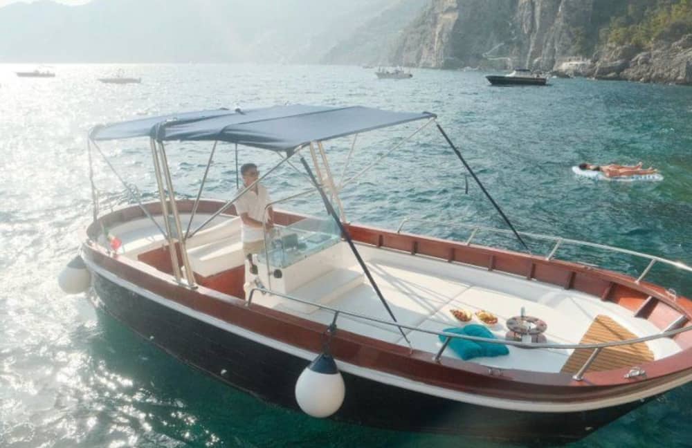 Descobrindo a Costa Amalfitana de barco