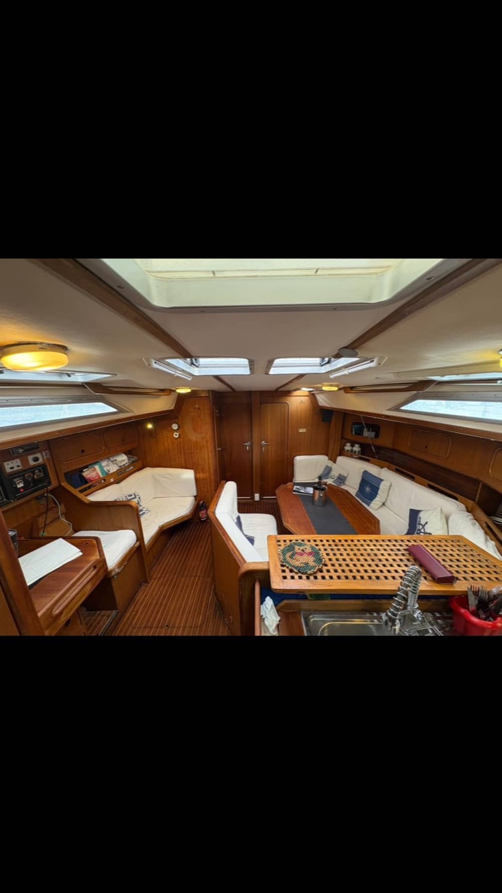 Setzen Sie Kurs auf Freude: Ein ganzer Tag authentisches Segeln in Rom an Bord eines Segelboots