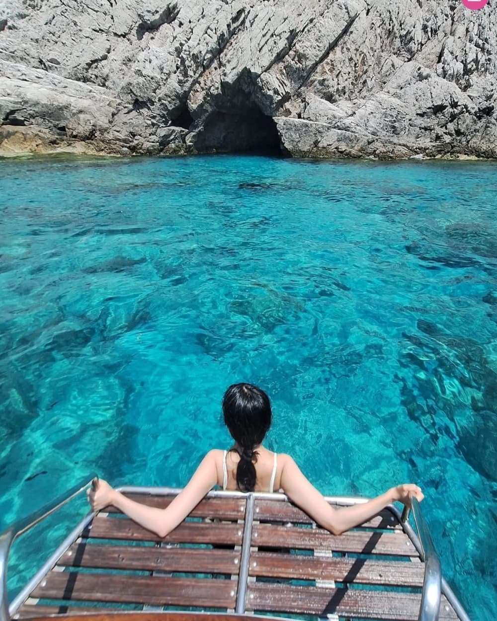 Fairytale Capri: A 3-Hour Tour aboard a Classic Sorrento Gozzo