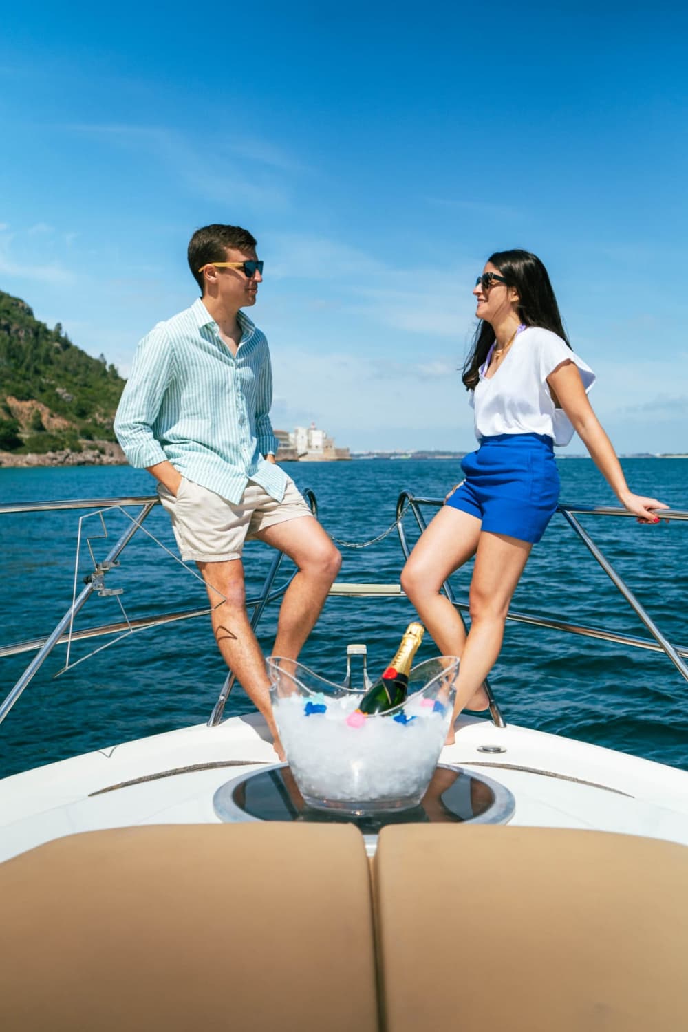 Passeio de barco de 6 horas saindo de Setúbal com opção de espumante e restaurante