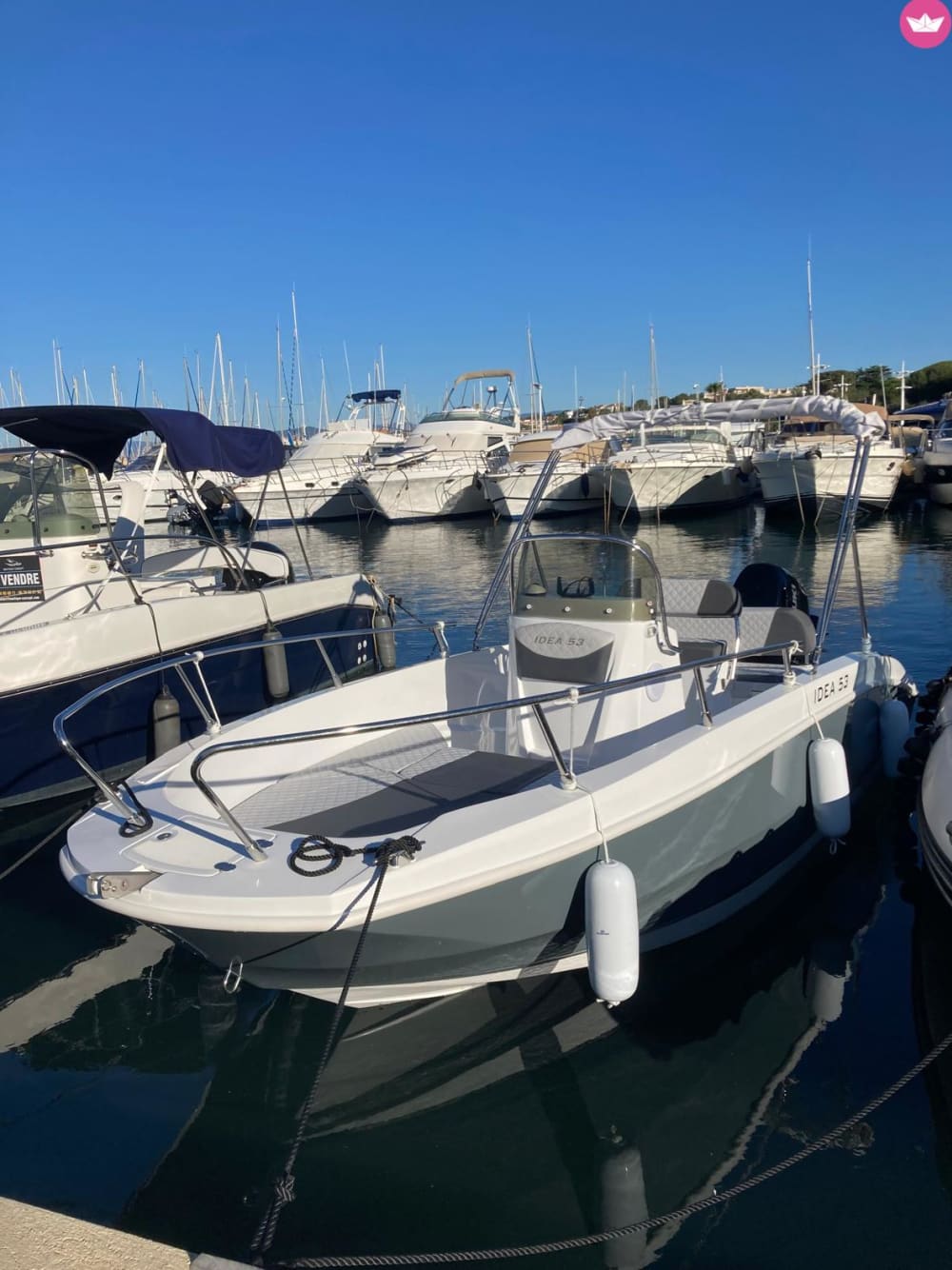 Journée Privée en bateau : Explorez la Corniche d’Or et les îles de Lérins