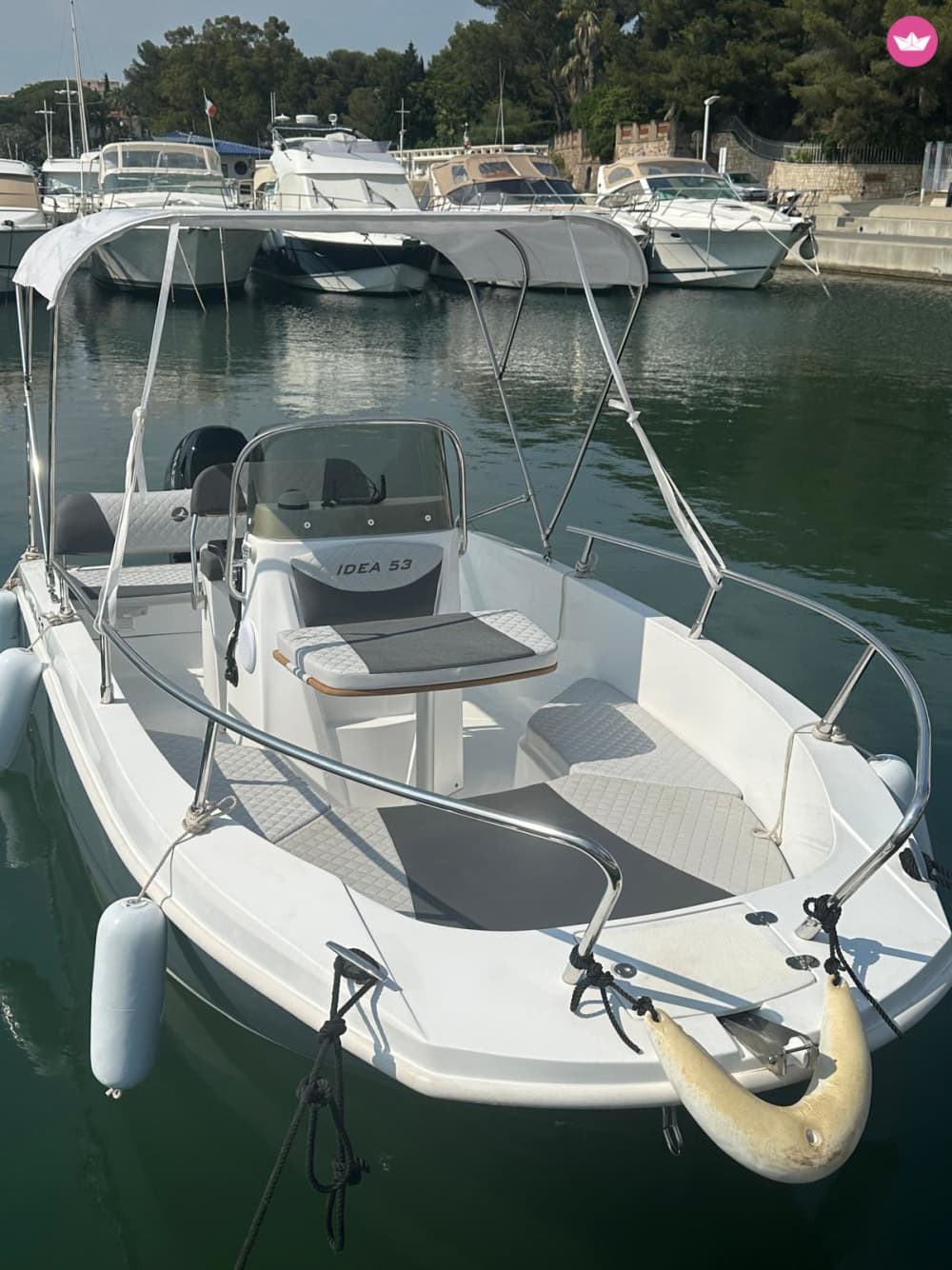 Journée Privée en bateau : Explorez la Corniche d’Or et les îles de Lérins