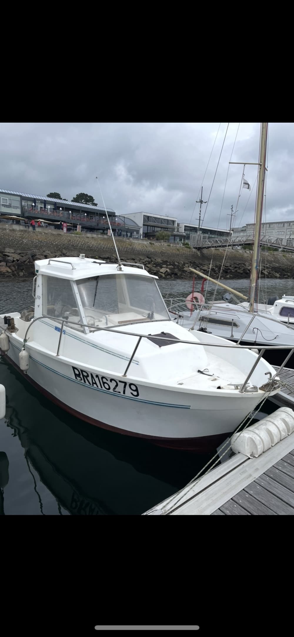 Location de bateau à moteur à la journée à Brest