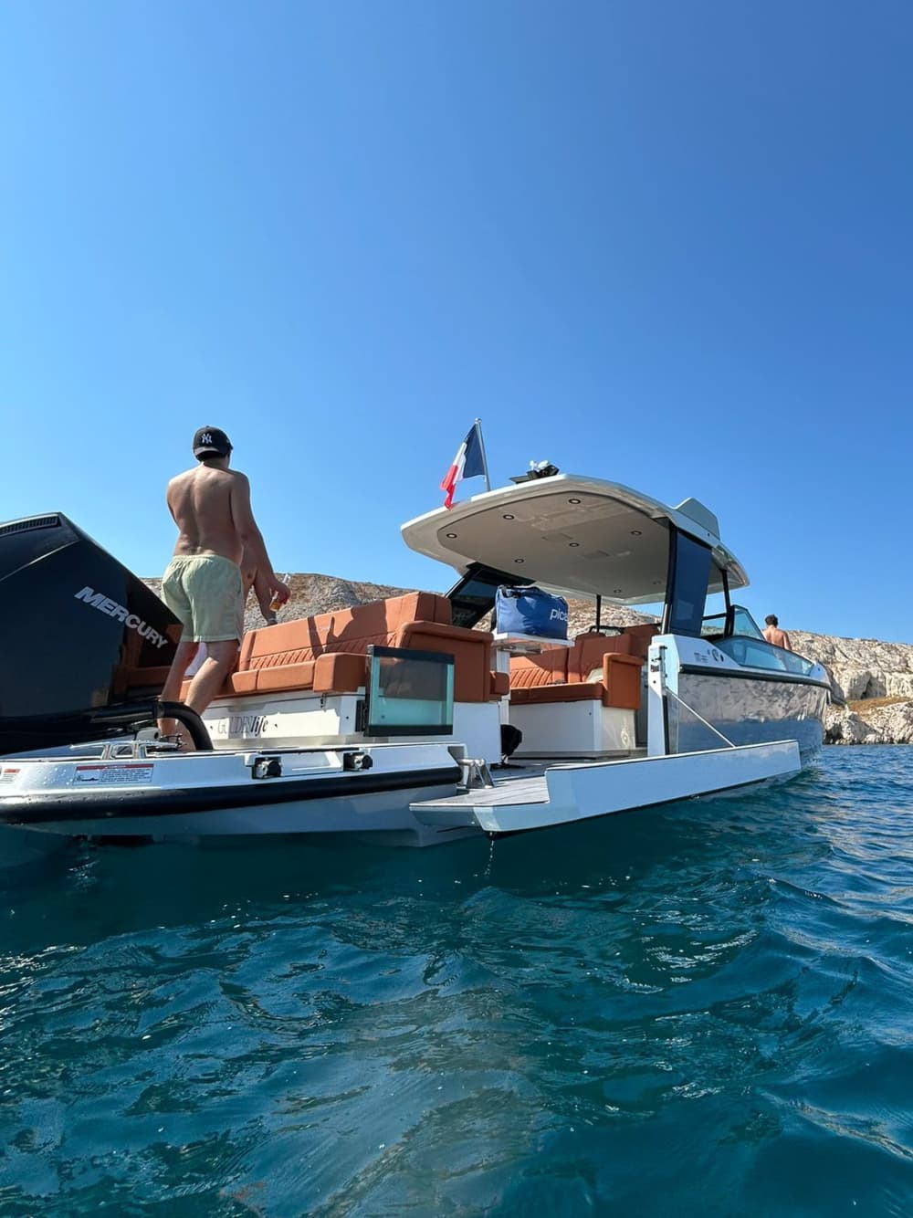 3h30 à Marseille : Louez un bateau à moteur et profitez-en