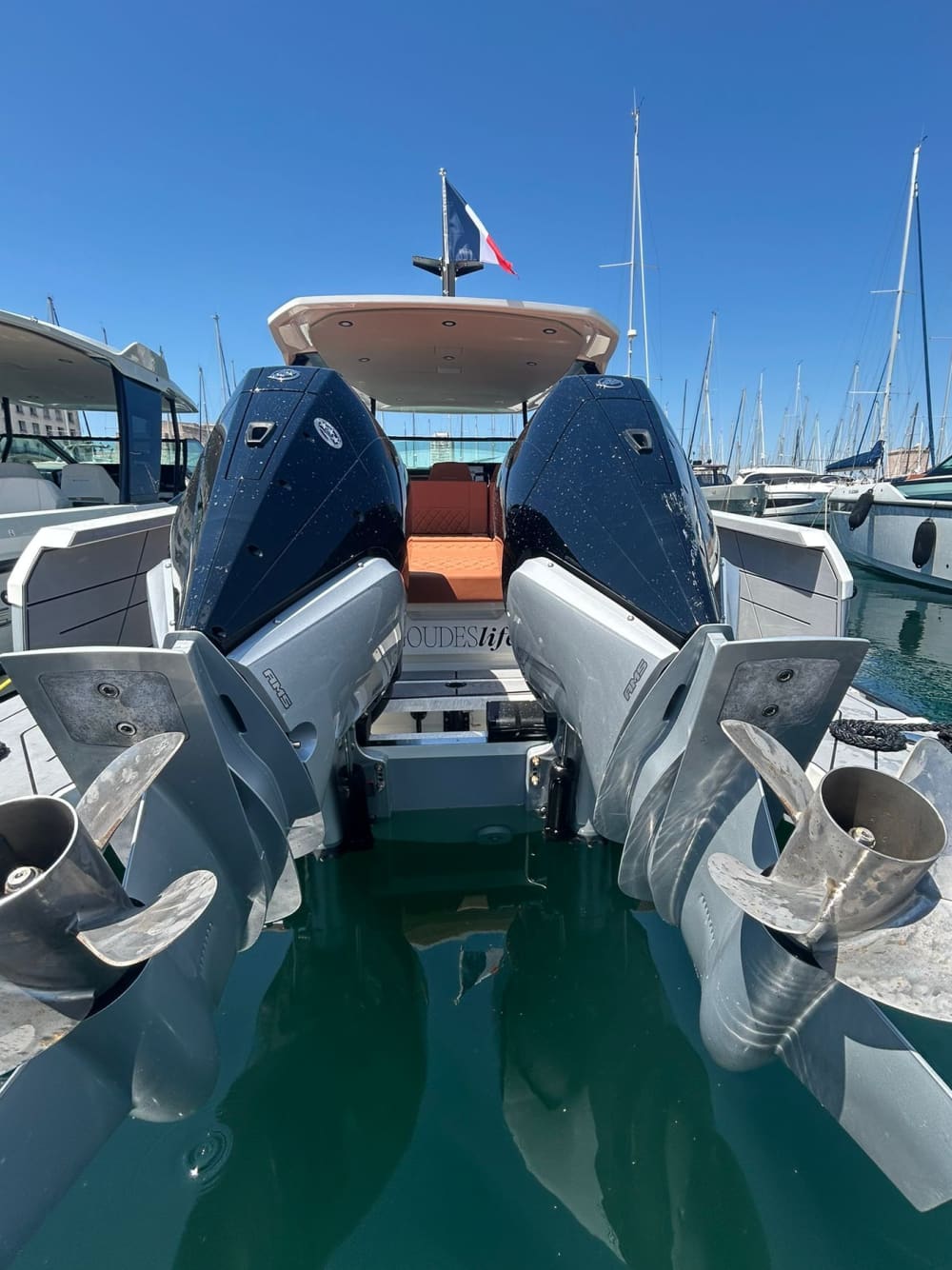 3h30 à Marseille : Louez un bateau à moteur et profitez-en