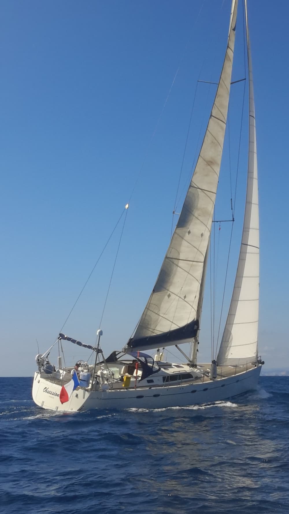 Esplora Bonifacio e goditi un'intera giornata di navigazione a bordo di una barca a vela.
