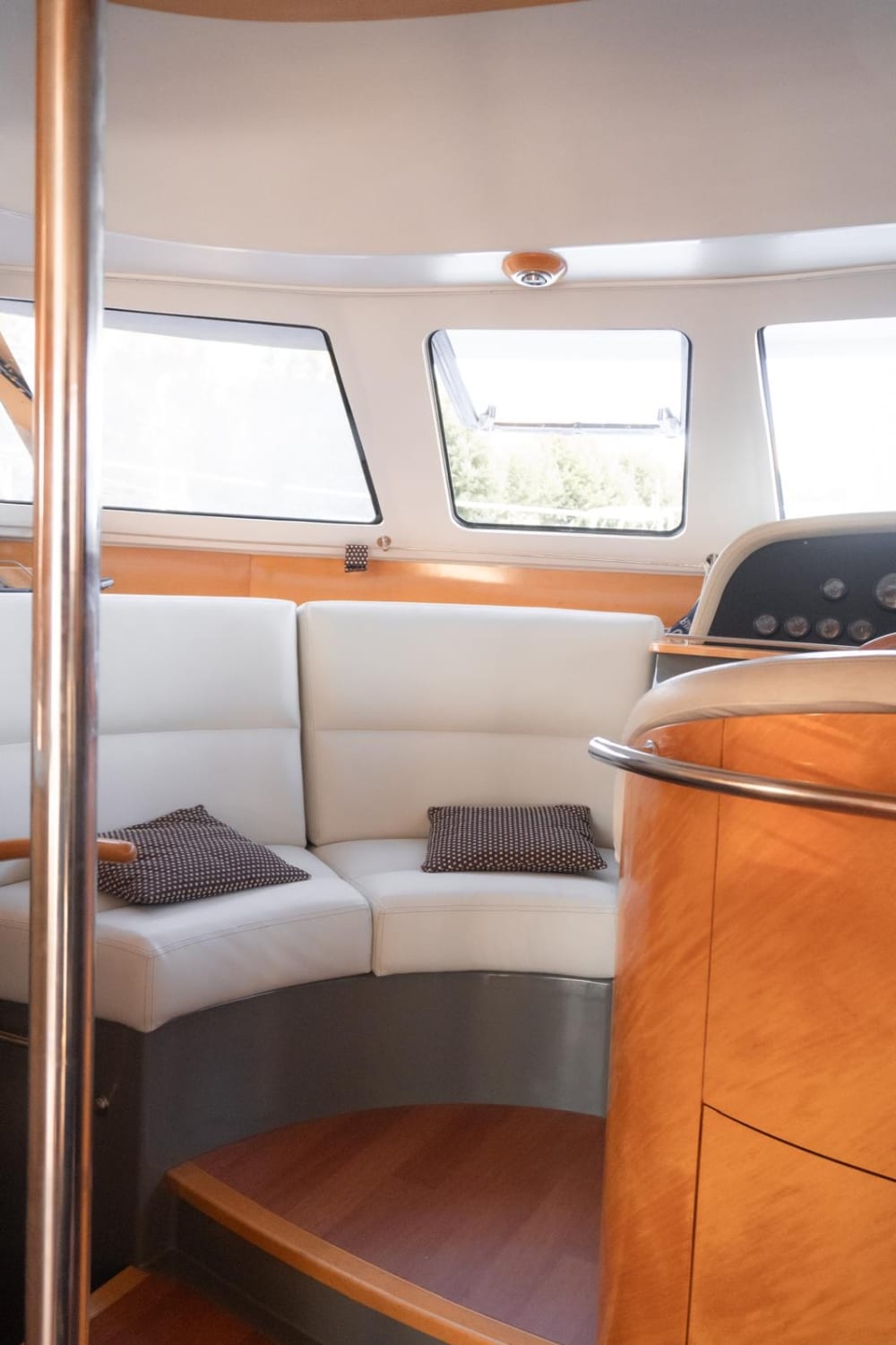 Heading for the Côte d’Azur: luxury, swimming and champagne on board