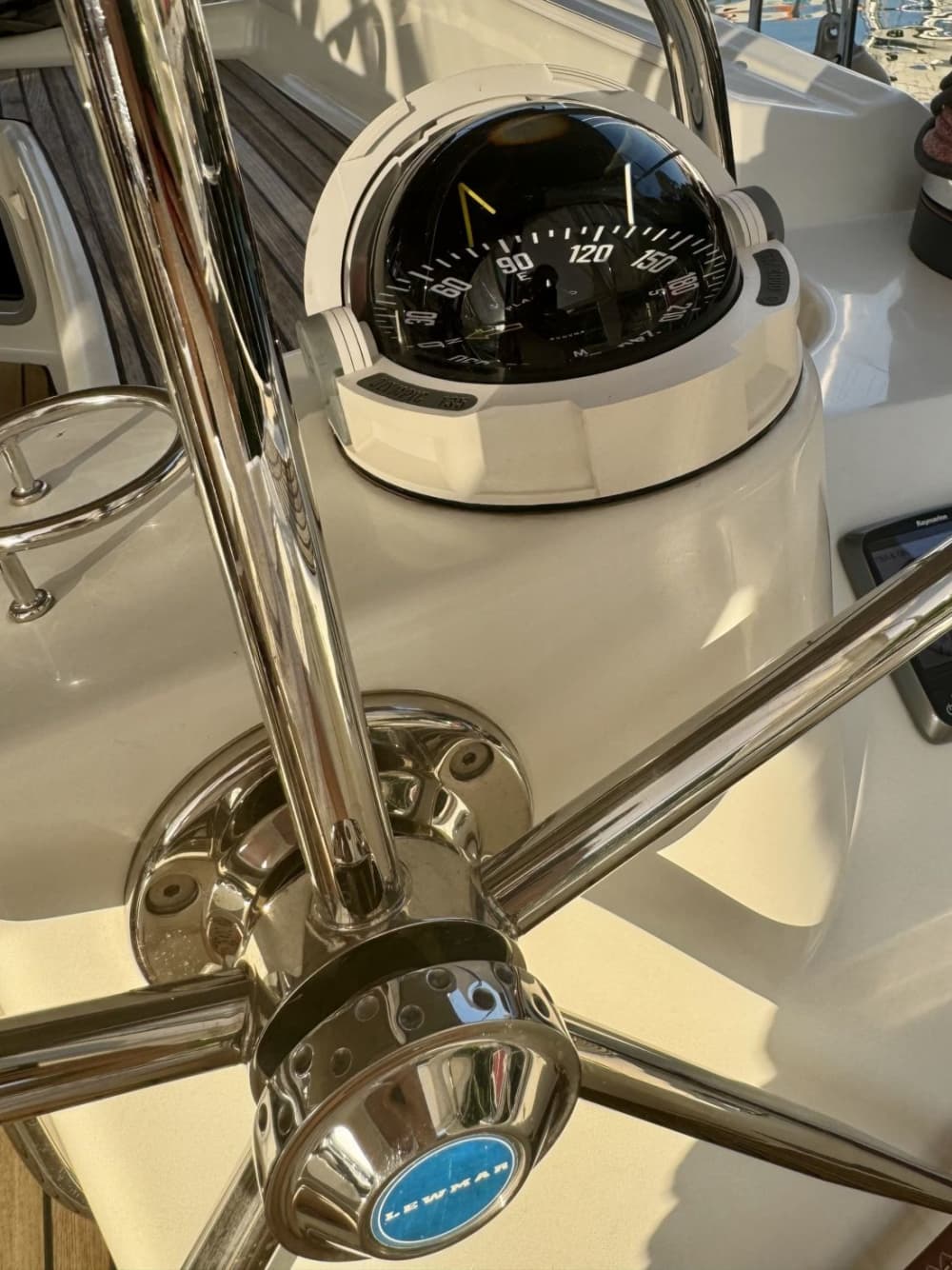 Ιδιωτική κρουαζιέρα μισής ημέρας στο Γαλάζιο Σπήλαιο και το Κολόσεπ