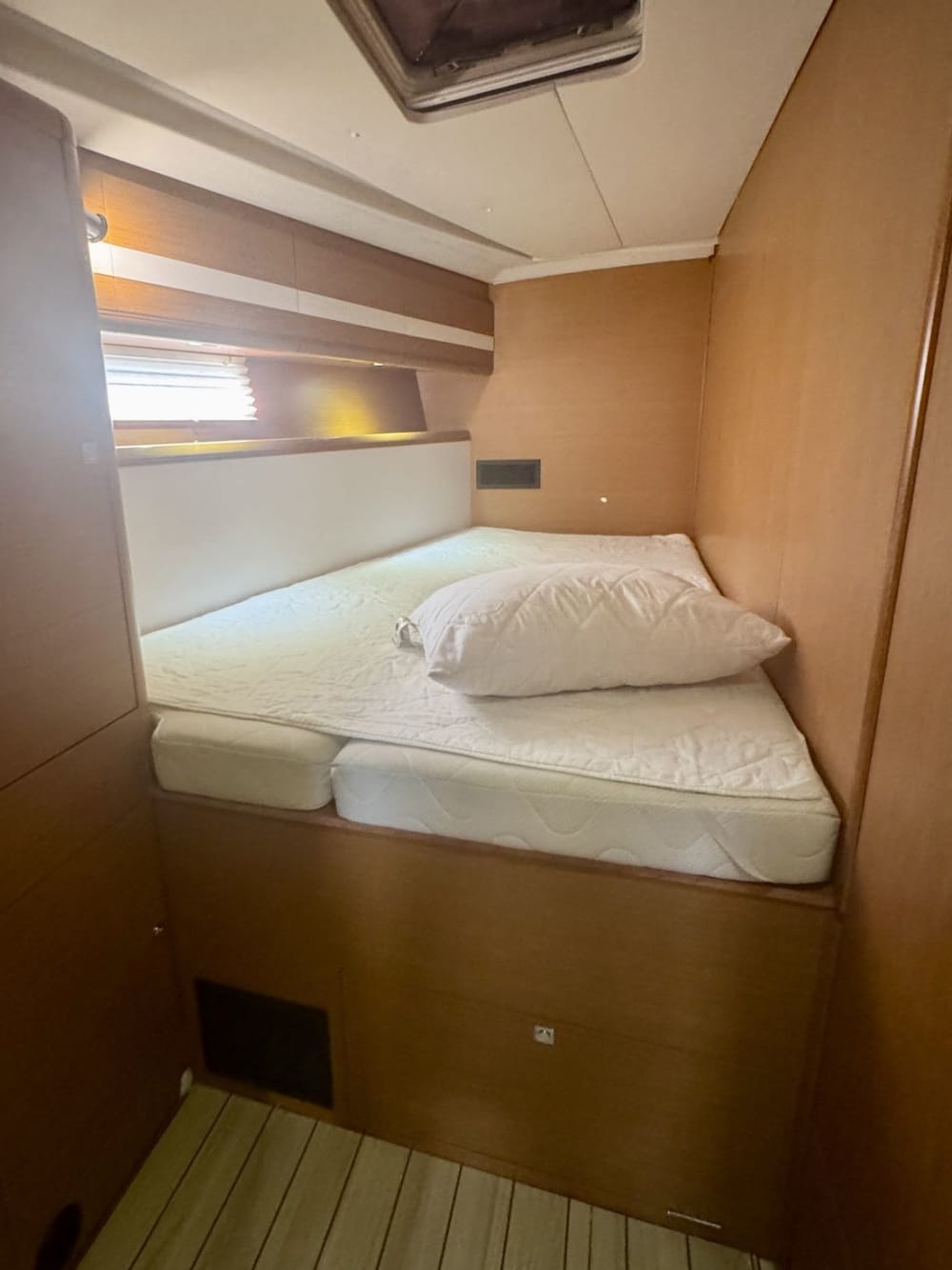 Ιδιωτική κρουαζιέρα μισής ημέρας στο Γαλάζιο Σπήλαιο και το Κολόσεπ