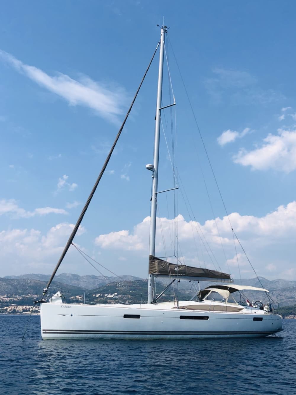 Ιδιωτική κρουαζιέρα μισής ημέρας στο Γαλάζιο Σπήλαιο και το Κολόσεπ