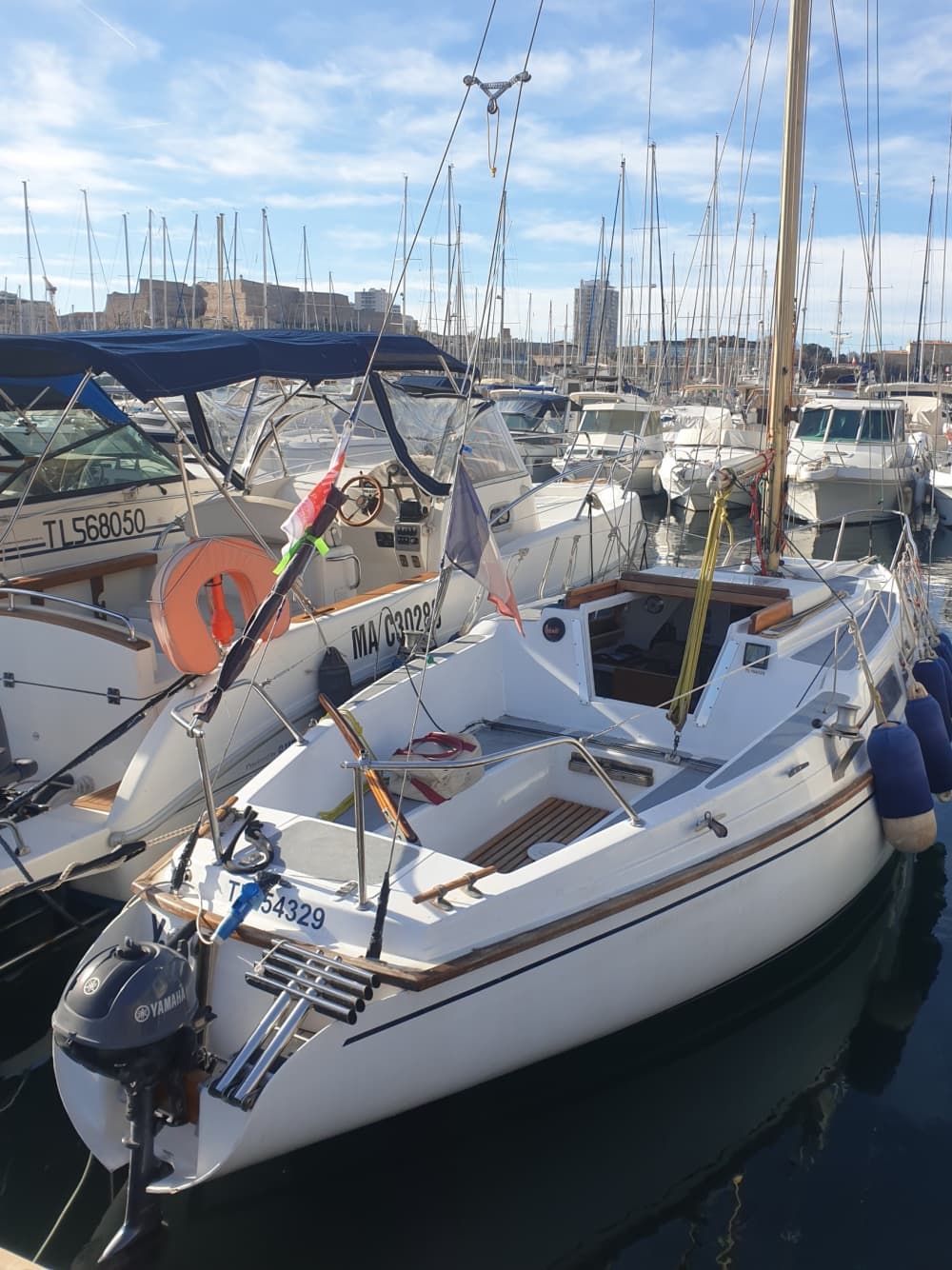 Unforgettable memories at sea: Spend 8h30 exploring Marseille