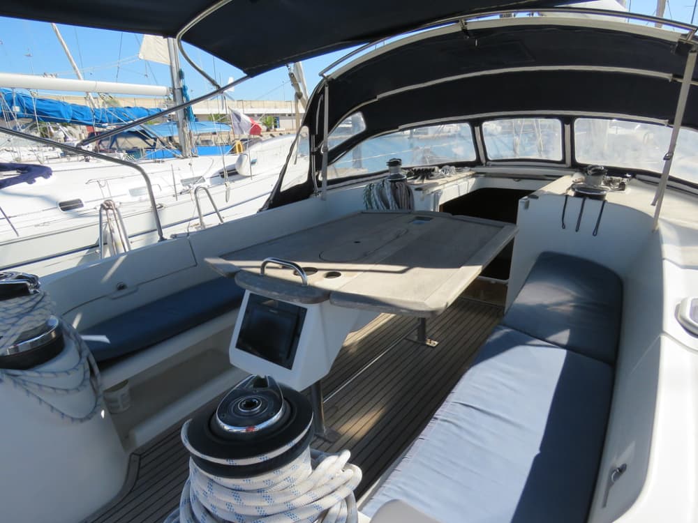 Valencia by Sail: Half-Day Sea Escape