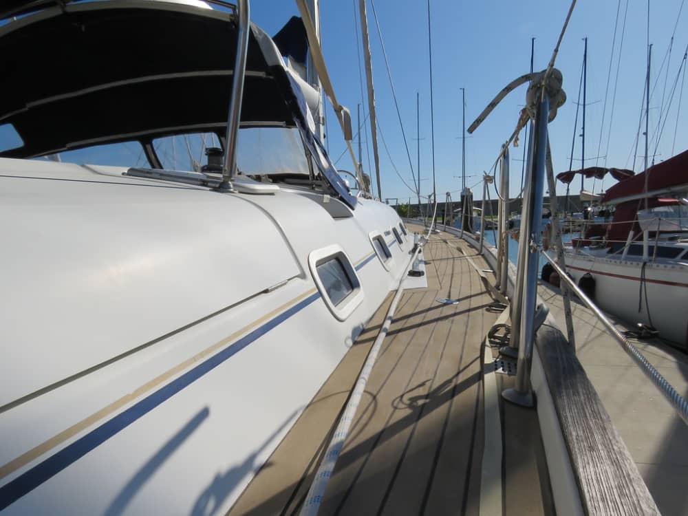 Valencia by Sail: Half-Day Sea Escape