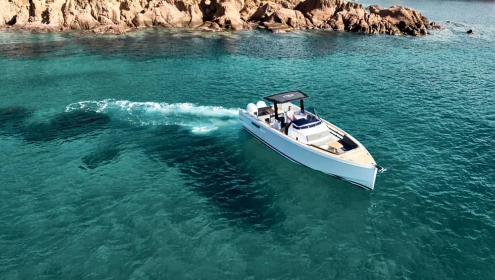 Explora la costa sur de Ibiza: día completo con snorkel