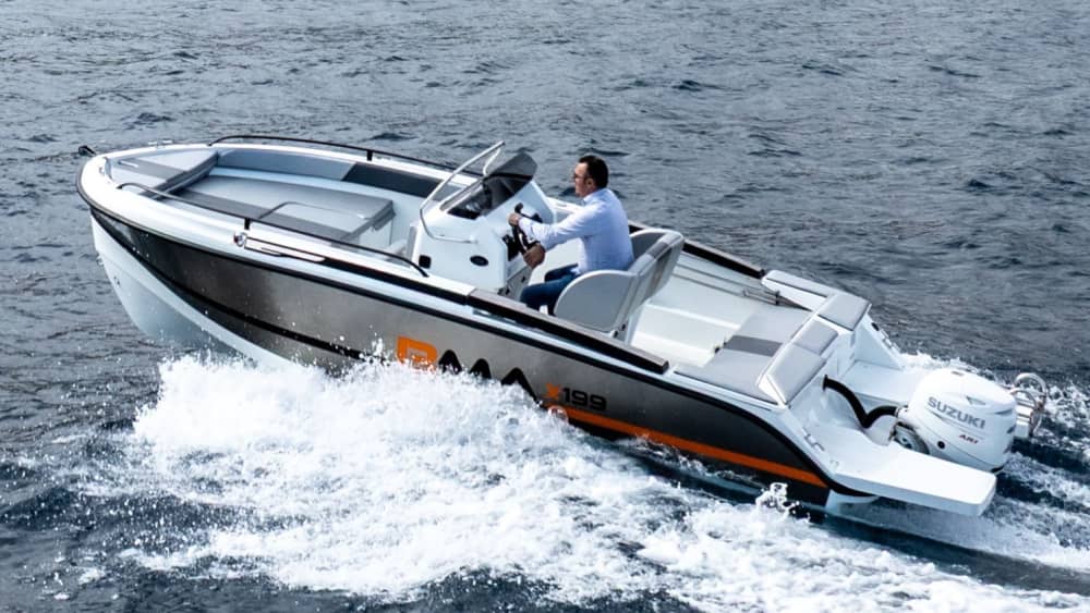 Les Cyclopes vus de la mer : une visite de 3 heures au départ d'Aci Trezza