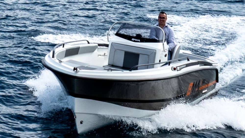 Les Cyclopes vus de la mer : une visite de 3 heures au départ d'Aci Trezza