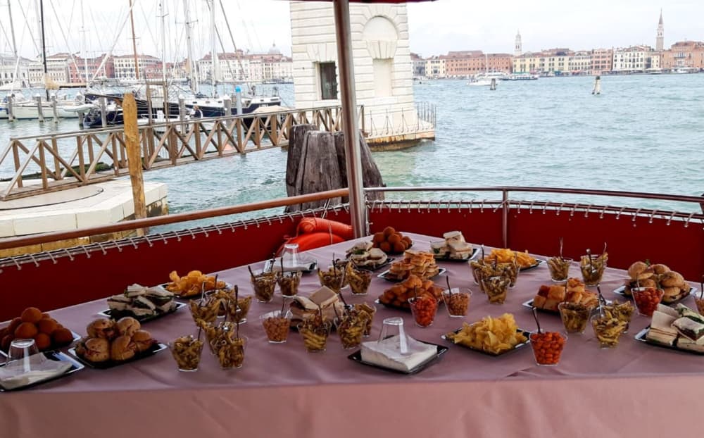 Venezia e le Isole – Navigazione Giornaliera in Laguna