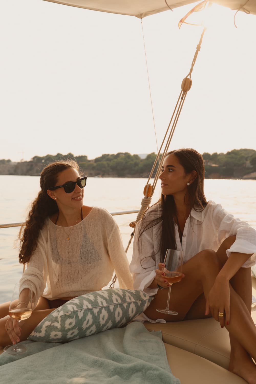 Navegue em direção ao pôr do sol – Cruzeiro tranquilo saindo de Puerto Portals