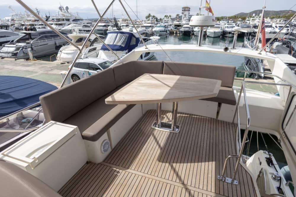 Gita in yacht al tramonto