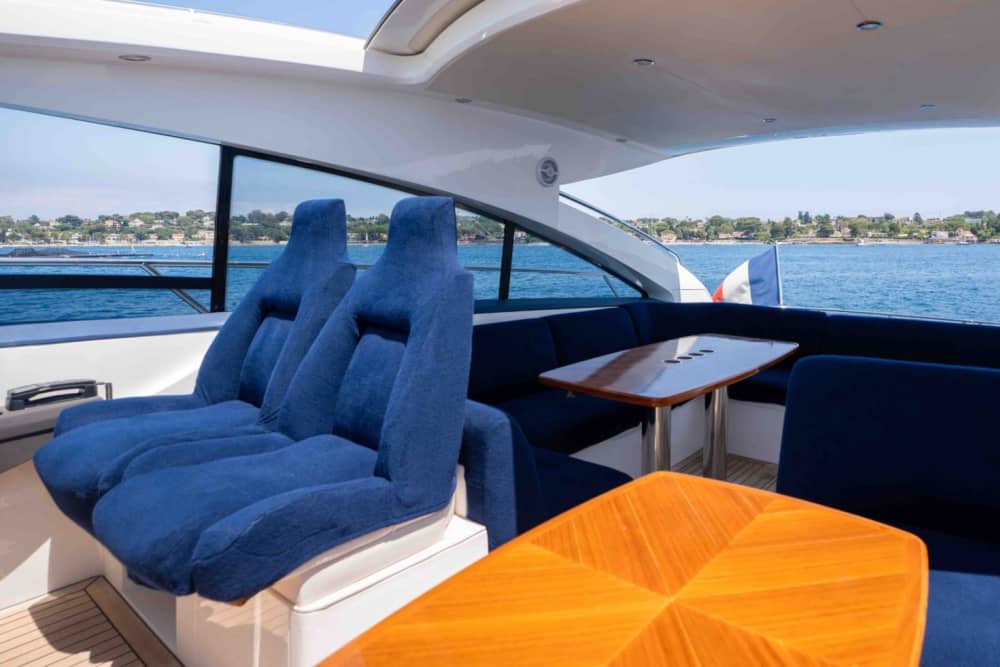 Évasion en mer et vue sur le coucher de soleil