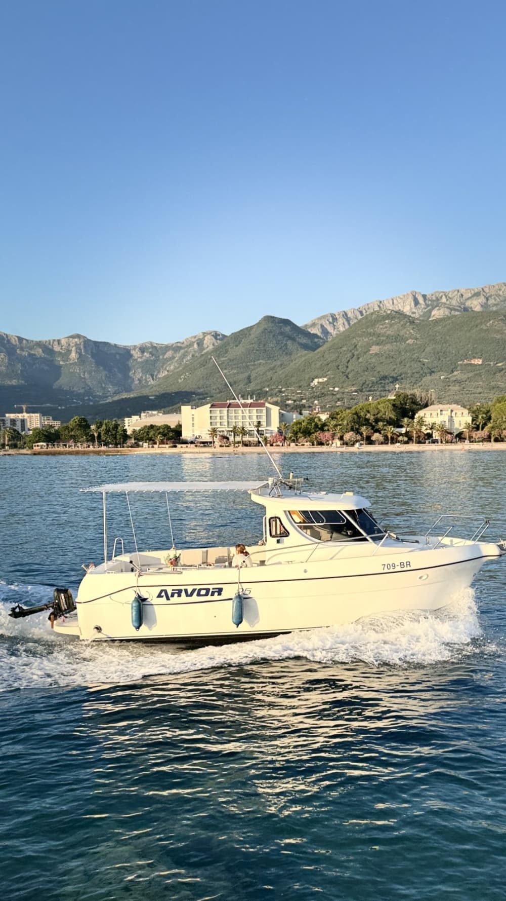 Fuga di pesca di mezza giornata dal Luka Bar