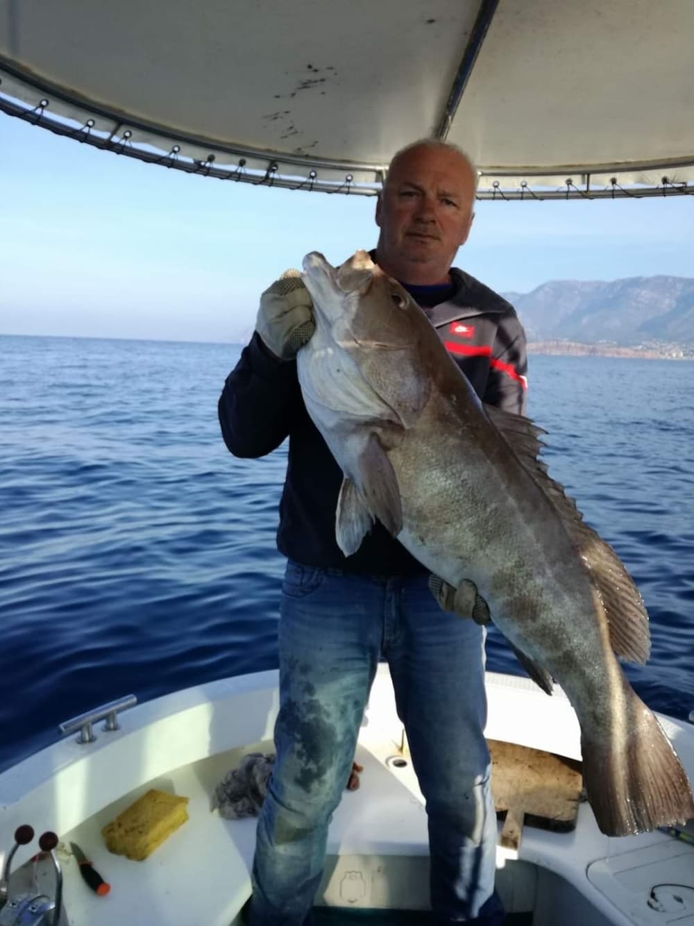 Fuga di pesca di mezza giornata dal Luka Bar