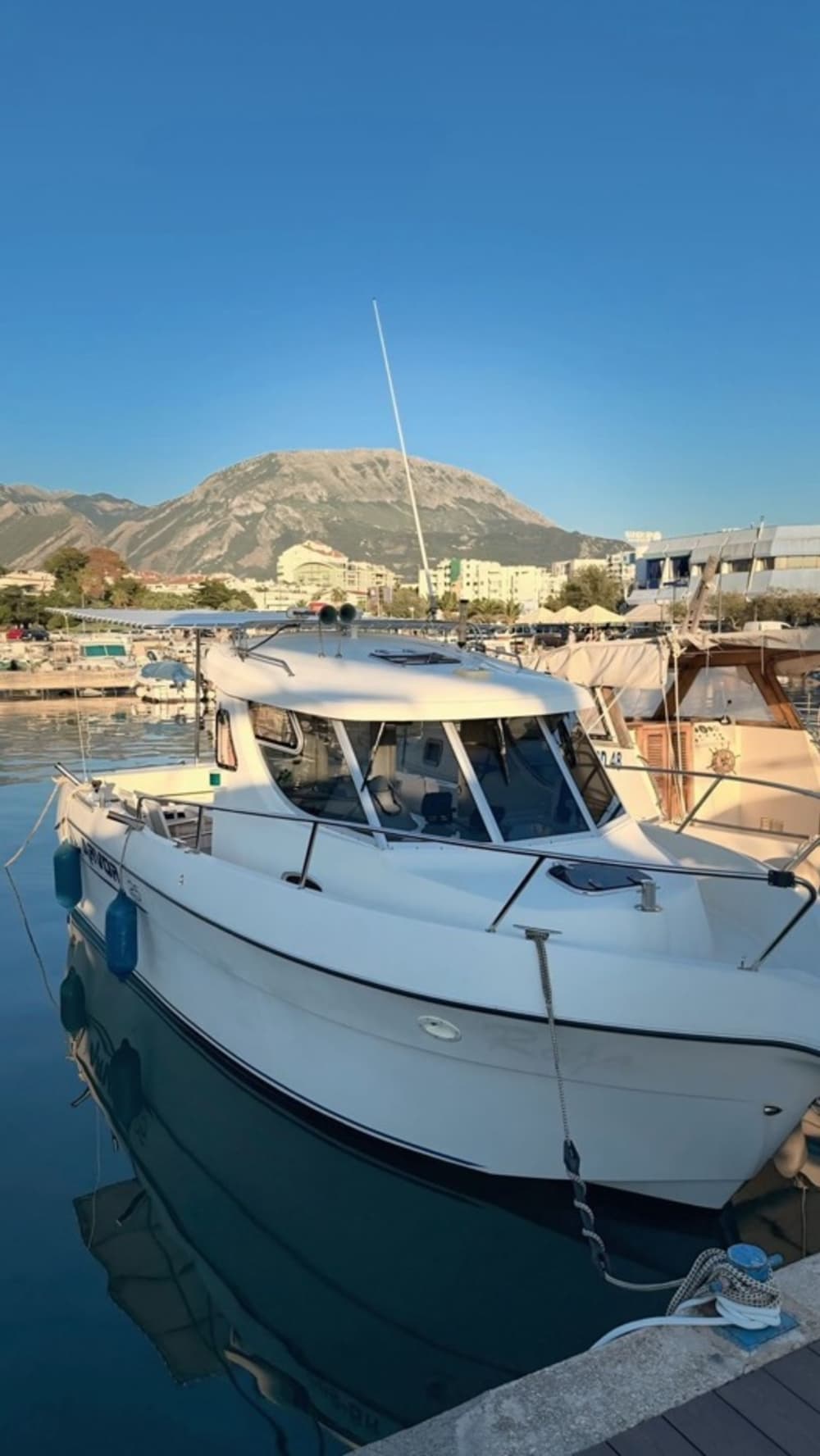 Fuga di pesca di mezza giornata dal Luka Bar