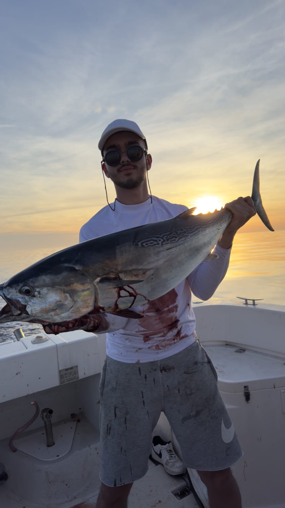 Pesca, divertimento e sole: un'esperienza di un giorno intero dal Luka Bar